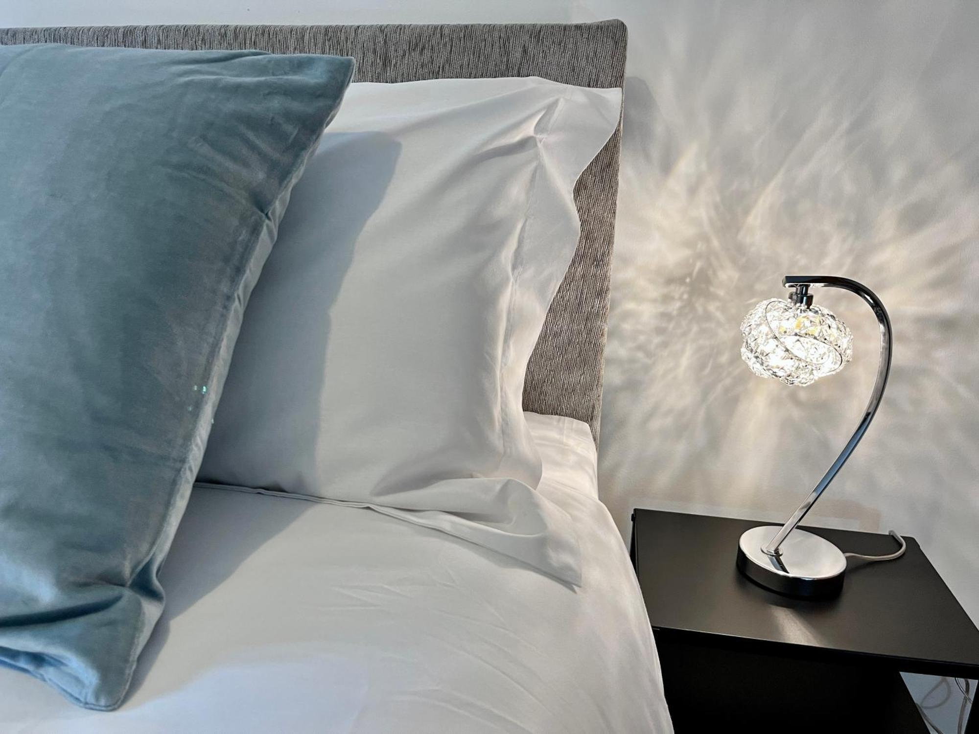 Academy Street Apartments Белфаст Екстериор снимка